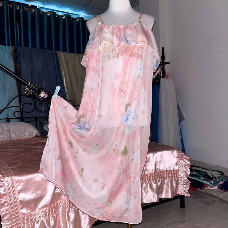 ผ้าไหมสีชมพูพิมพ์ดูผ่าน Nightg - Robe Silk Women บทวิจารณ์และราคา