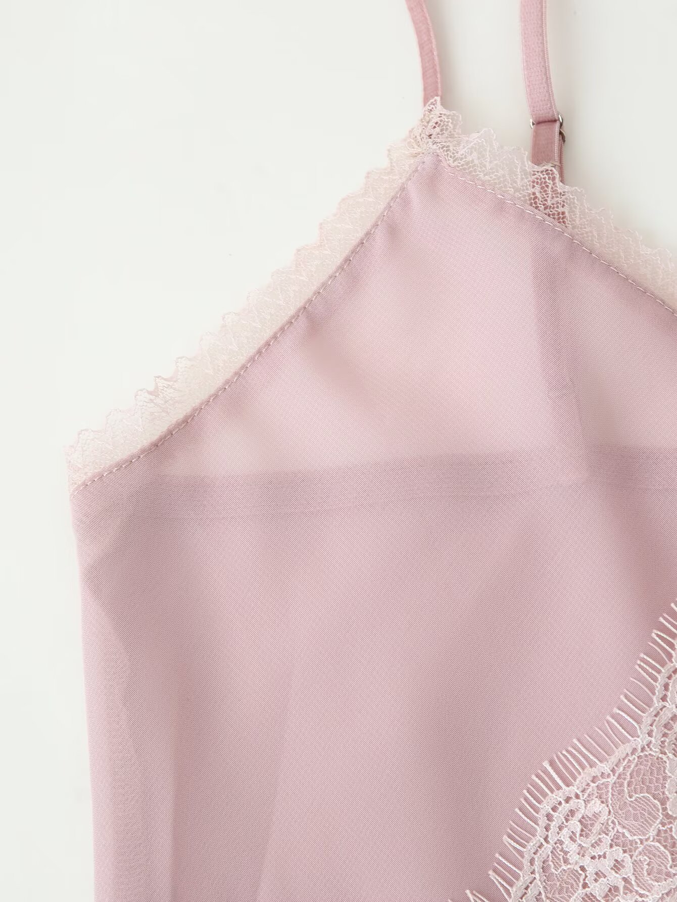 ชุดเสื้อสายเดี่ยวสีชมพูและกระโ - Cami Top Lace บทวิจารณ์และราคา